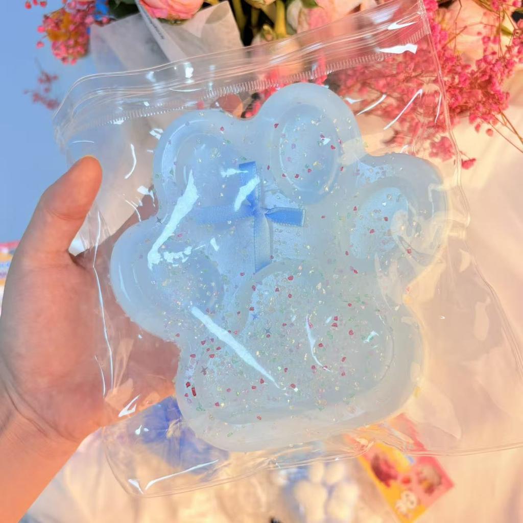 Cute Cat Paw Soft Toy, Squishy Toy with Shiny Confetti Heart Details, Mixed Gentle Colors, Ideal for Easter Egg Basket Fille