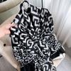 Luxury Brand Autumn and Winter Women New Style Fashion Color Matching Print Silk Scarf Lady Popular Headcloth Beach Shawl