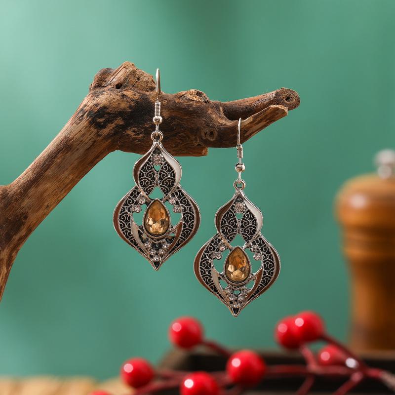 Daisy's Personalized Retro Diamond-Shaped Earrings for Women