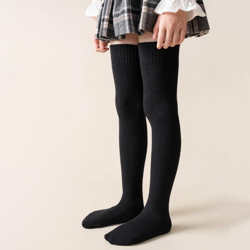 

Детские чулки зимние теплые бархатные детские длинные носки толстые шерстяные гетры термочехол для ног однотонные вязаные чулки для девочек one size чёрный