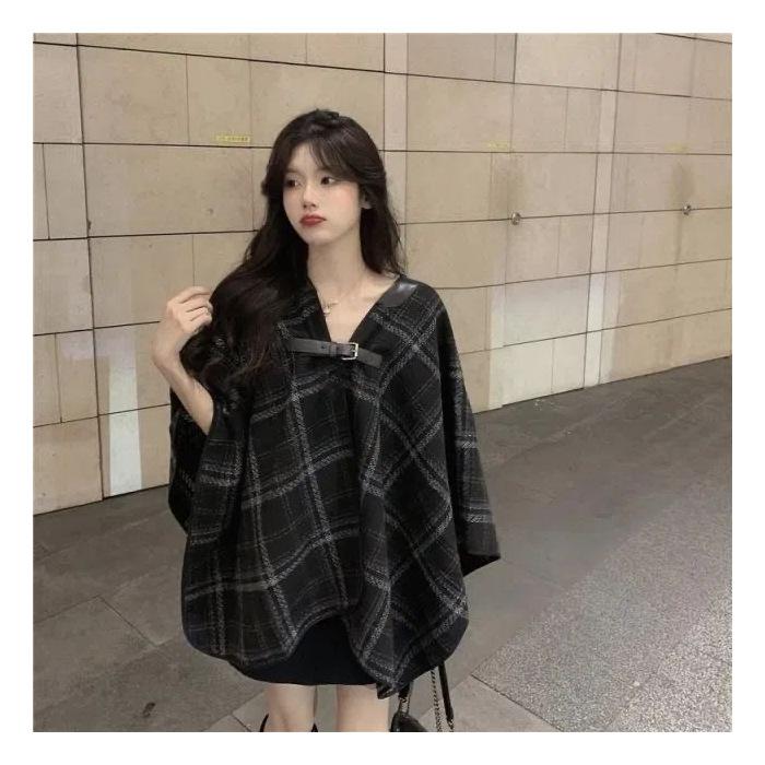 

Xiaoxiangfeng black medium and long plaid woolen coat women s winter loose and versatile small cape shawl coat XL