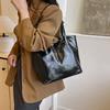 Retro Soft Leather Tote Bag Women's Large Capacity 2025 Spring High-end Women's Bag Simple Work Commuter Shoulder Bag