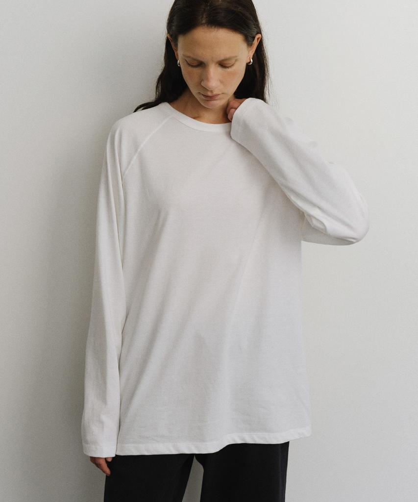 Yulago Loose Raglan T-Shirt