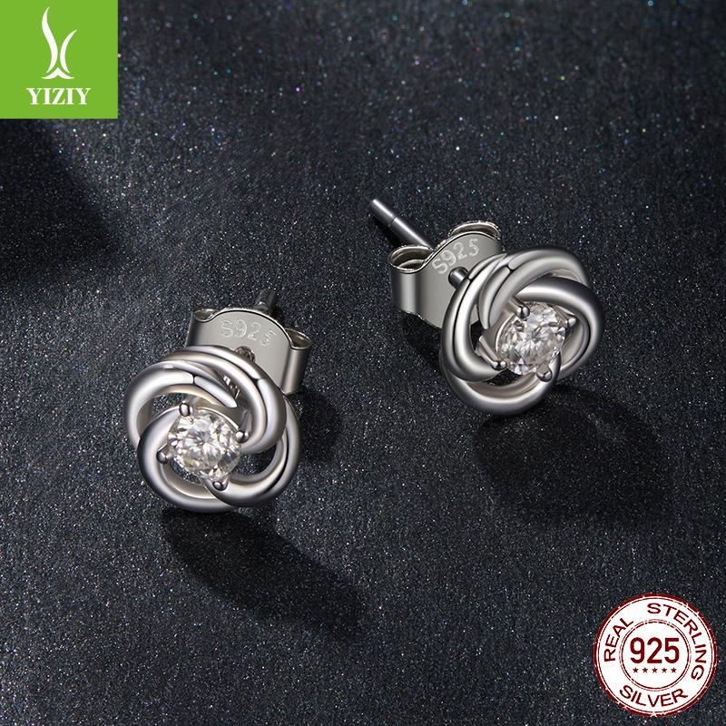 Four-Leaf Clover D-Color Moissanite Stud Earrings S925 Sterling Silver Simple Versatile Ear Hole Earrings Women