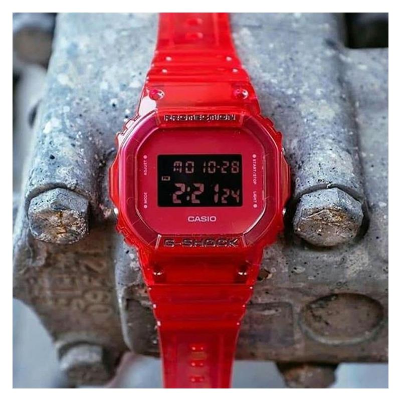 Casio G-SQUAD Series Fashionable 200m Waterproof Quartz Movement Resin Strap Japanese and Korean Watch Women’s Watch Red Dial DW-5600SB-4ER