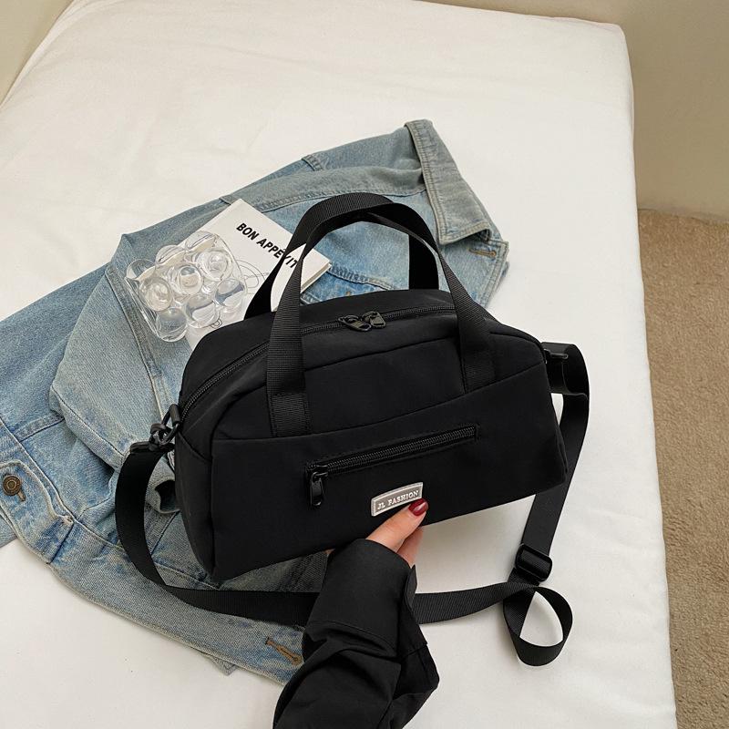 Japanese trend solid color sports messenger bag simple casual men's and women's portable outdoor lightweight baseball bag fashion trendy bag