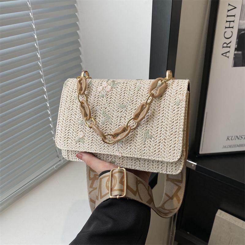 Woven fashion acrylic chain bag 2025 new spring simple shoulder bag straw lace messenger bag women