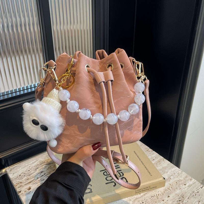 

Популярна невелика сумка 2024 року, нова модна плісирована сумка-відро, високоякісна сумочка з бісером, сумка через плече рожевий