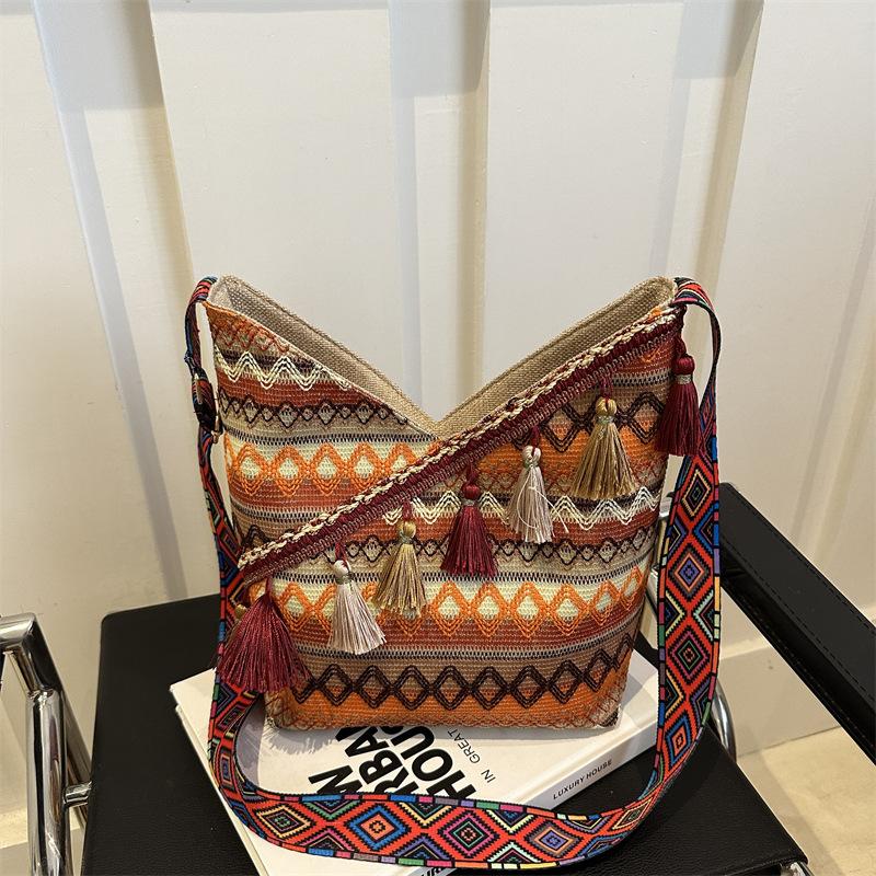 

2025 лето новый ПУ мода простой новый китайский сумка ретро на плечо сумка-мессенджер женская жёлтый