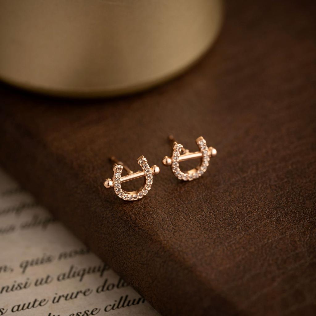 Minimalist Horseshoe Stud Earrings Simple Niche Earrings Elegant Chic Ear Accessories