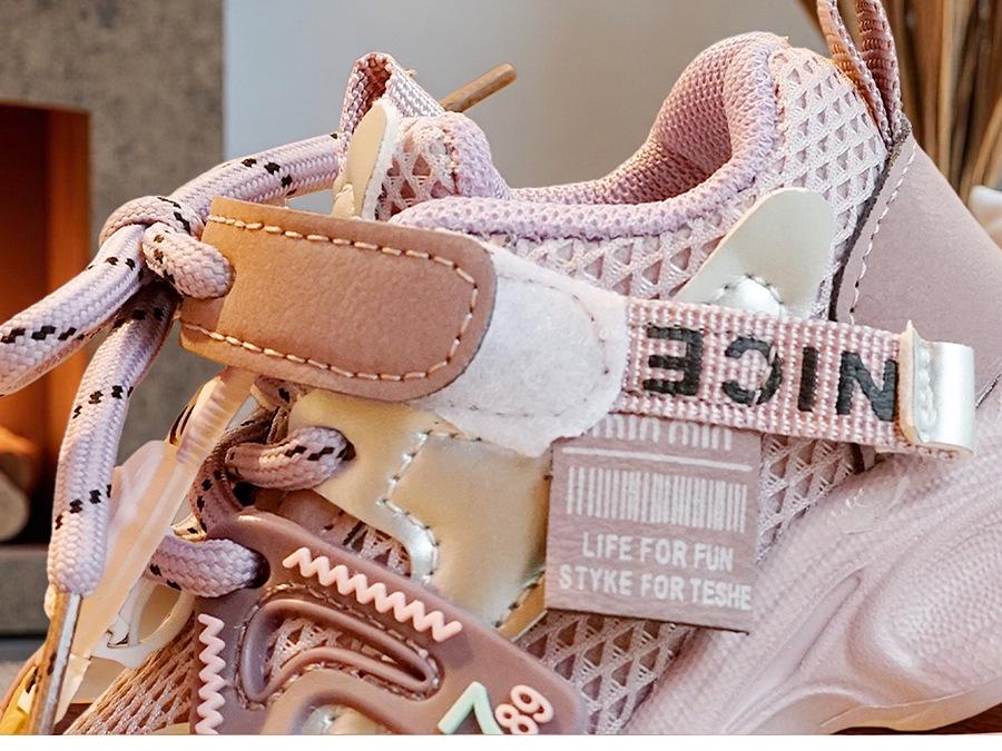 Toddler Shoes: New Soft-Sole Non-Slip Cartoon Baby Shoes for Ages 1-2, Breathable for Spring and Autumn.