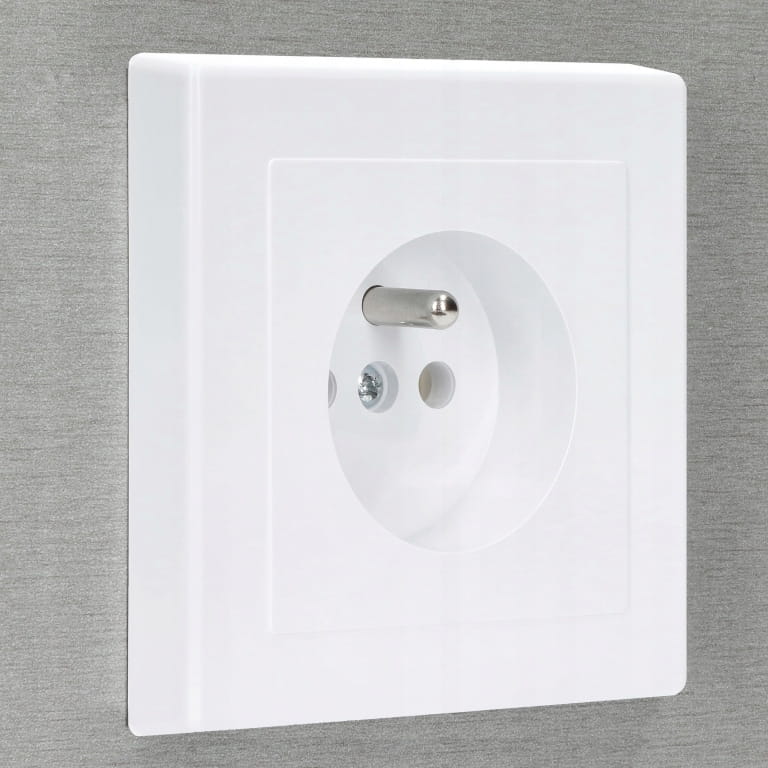 Single Socket with Grounding IP20 16A 250V Flush-mounted White