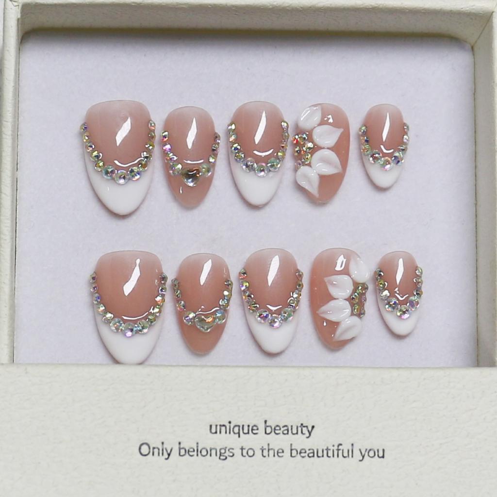 10Pcs Cute Cat Eye Almond Fake Nails Blue Shiny With Small Rhinestones Nude Short Oval Finished Artificial Manicure