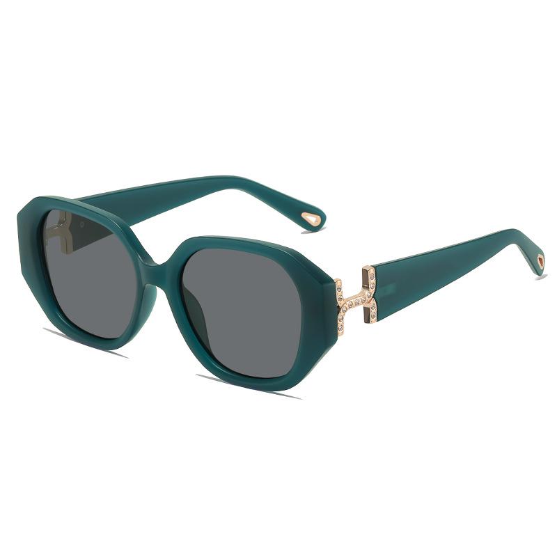 Women s 2026 Sunglasses: High-End, Sun Protection, Versatile for Beach, Trendy Design
