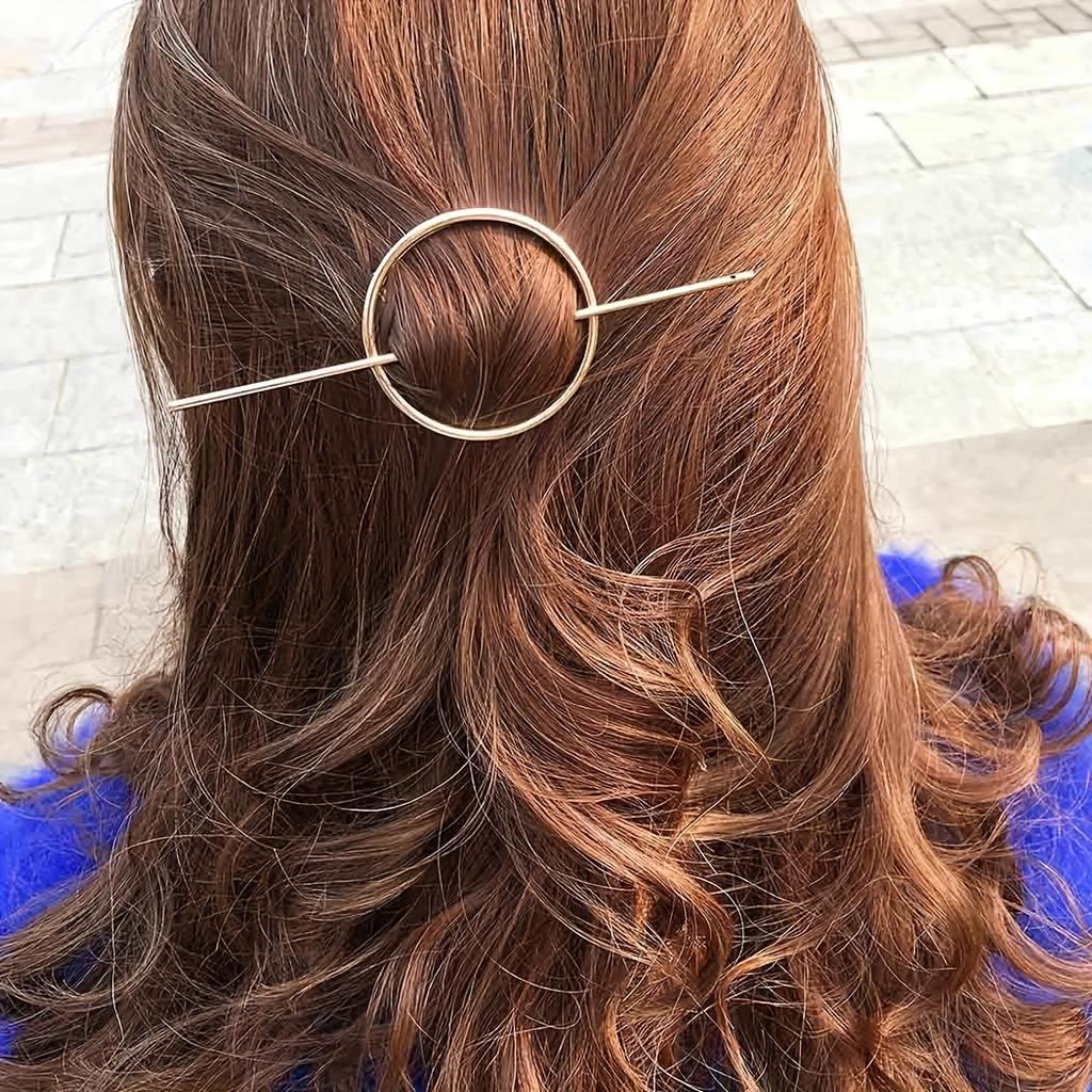 1pc Elegant Golden-Tone Round Hair Clip - Minimalist Hollow Geometric Design, Fashionable Hair Accessory for Women