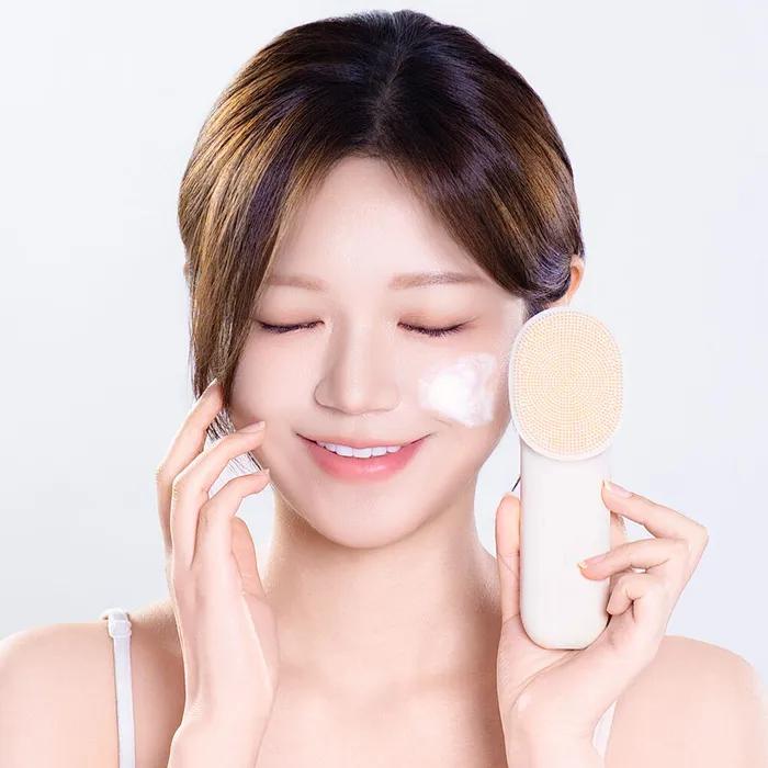 Oha Cold and Hot Vibration Cleanser Facial Beauty Device Massager Face Washing Electric Silicone Cleanser