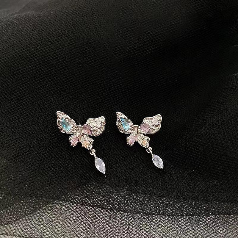

Color Flash Diamond Butterfly Stud Earrings Femininity High-End Versatile Fashion Niche Design Earrings