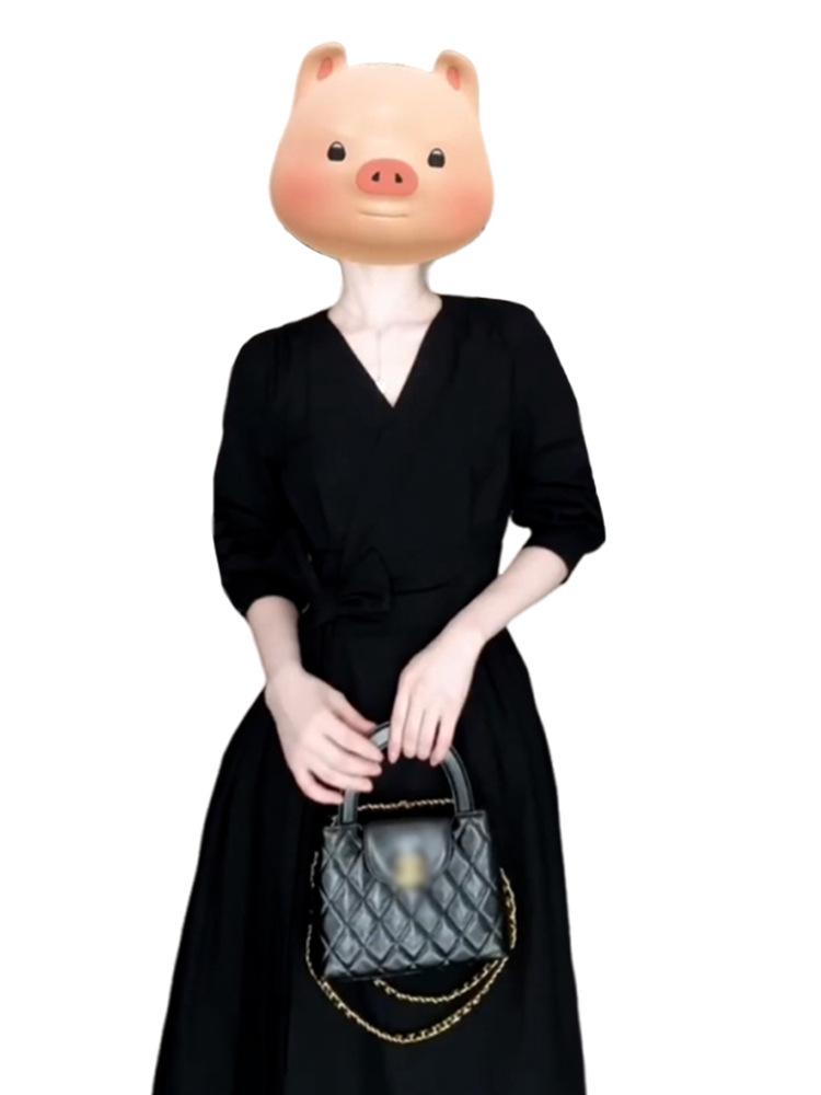 2025 French Black V-Neck Waist-Slimming Long Dress - Women's Early Autumn Fashion