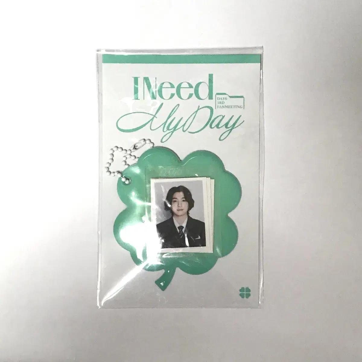 

Набор для подарка: фотохолдер для ID и фотокарточки Day6