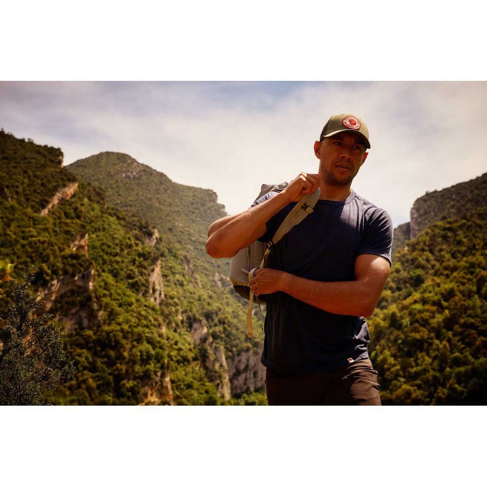 FJALL RAVEN 1960 Logo Langtradarkeps Buckwheat Brown Size Item Number 78138 Cap, S/M,