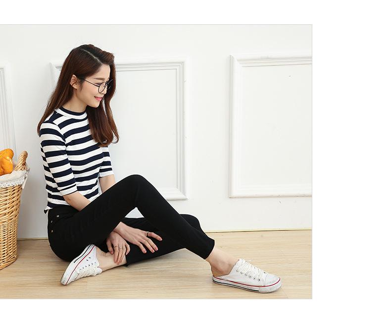 Women's Plus Size Spring Leggings with Buttoned Pockets - One Piece