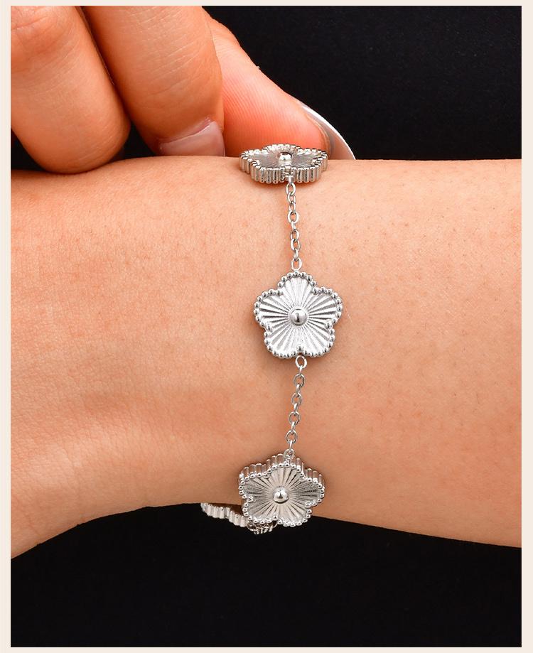 Women Flower Charms Bracelet 18K Gold Plated, Stainless Steel Lucky Flower Link Wrist Jewelry Birthday Gift