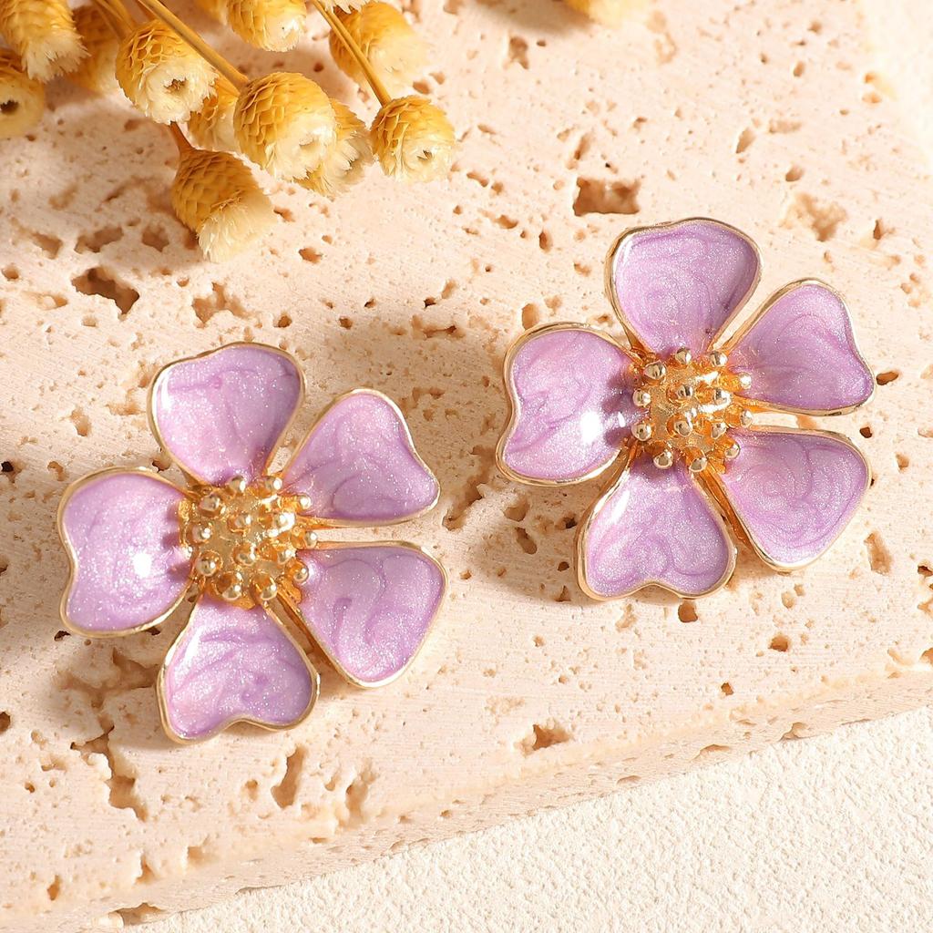 New INS retro Hong Kong-style floral French drip glaze earrings, three-dimensional floral studs, light luxury elegant earrings for women