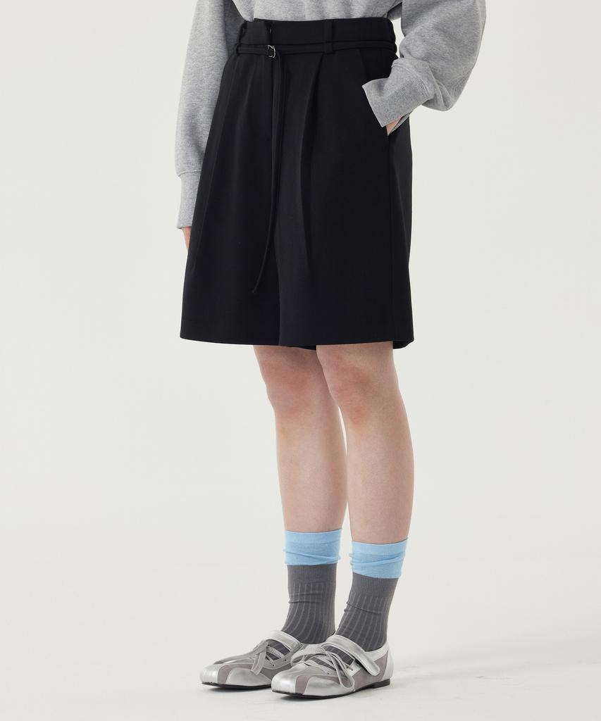 COVERNAT WOMAN Belted Bermuda Shorts Black