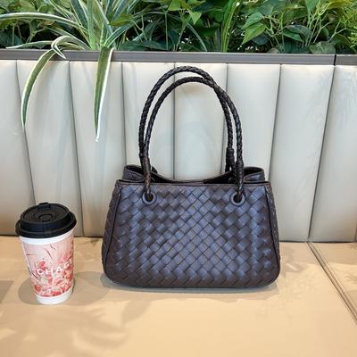 Leather Hand-woven Basket Bag Cross-border Retro Versatile Portable Vegetable Basket Bag Commuter Shoulder Messenger Bag Bag Woman