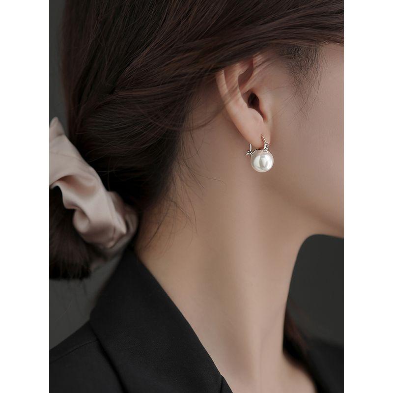 Xiangnan 925 Sterling Silver Best Selling Niche Women's Pearl Earrings
