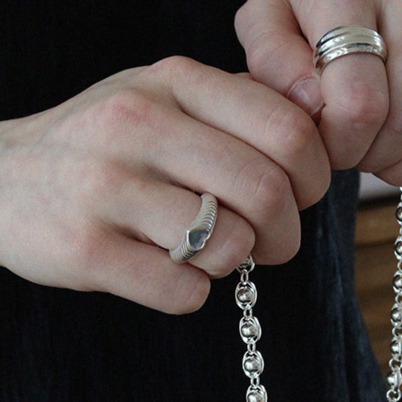 STUDIO LEIGH LAYERED LOVE RING