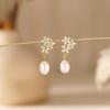 Exquisite Metal Flower Inlaid Zircon Pendant Earrings for Women Elegant White Imitation Pearl Earrings Engagement Party Jewelry