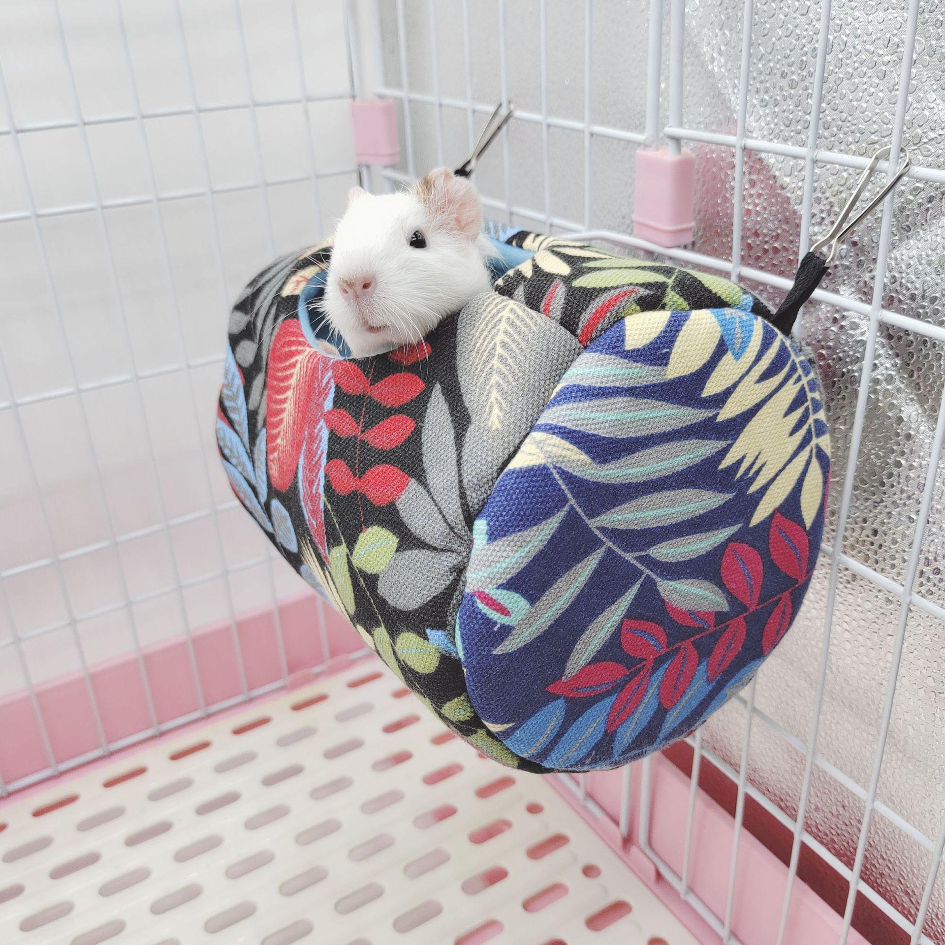 

Warm Cotton Hammock Nest for Small Pets: Hamsters, Squirrels, Sugar Gliders, Rabbits, Guinea Pigs, Cuttlefish 17x13 cm