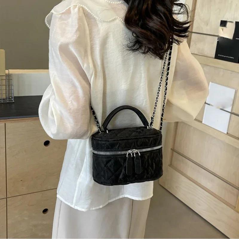 Geantă crossbody versatilă cu lanț pentru femei, geantă pătrată mică cu găleată de apă portabilă