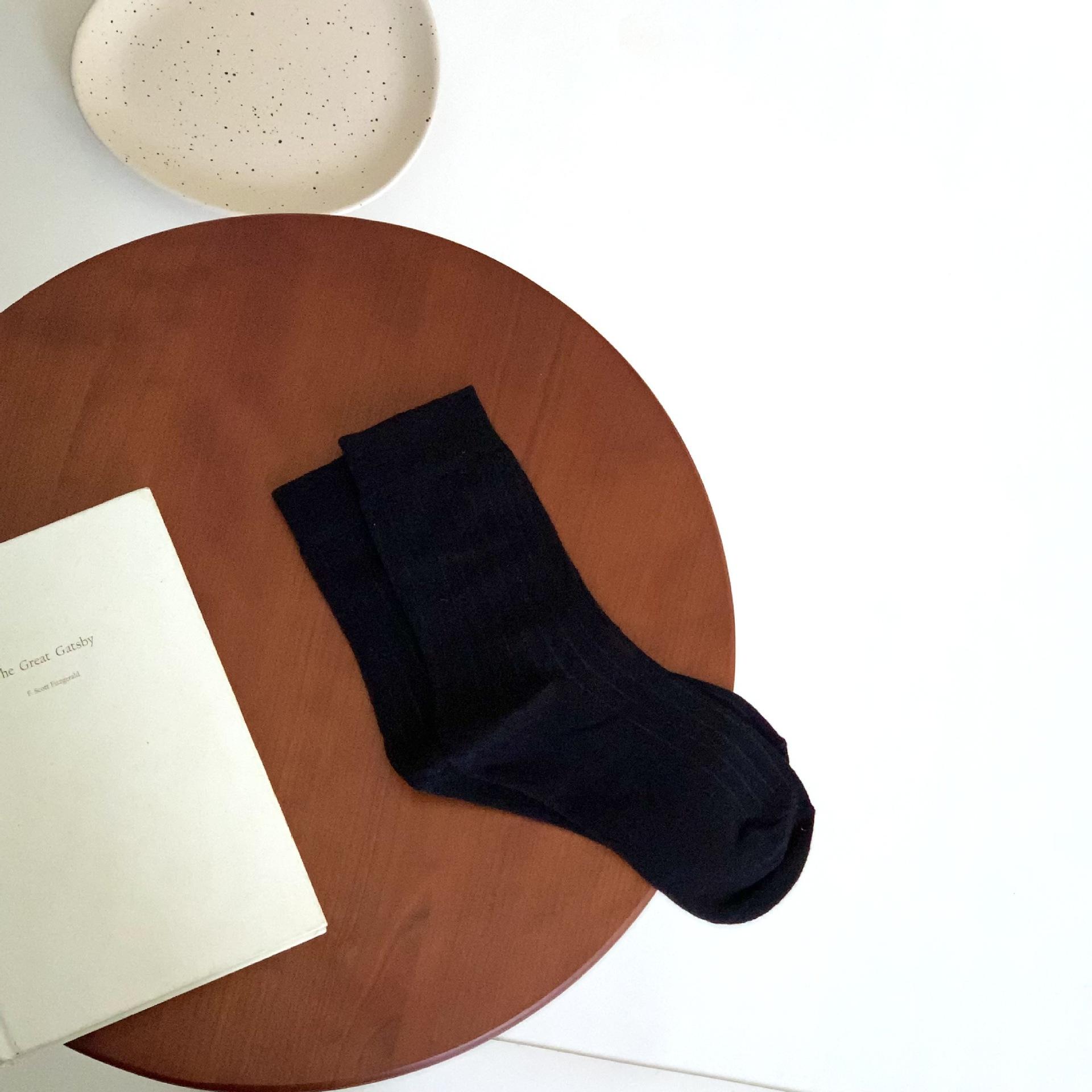 

White Socks Draw Strip Solid Color Black And White Gray Mid-Tube Socks Boneless Versatile Stack Socks One size fits all чорний