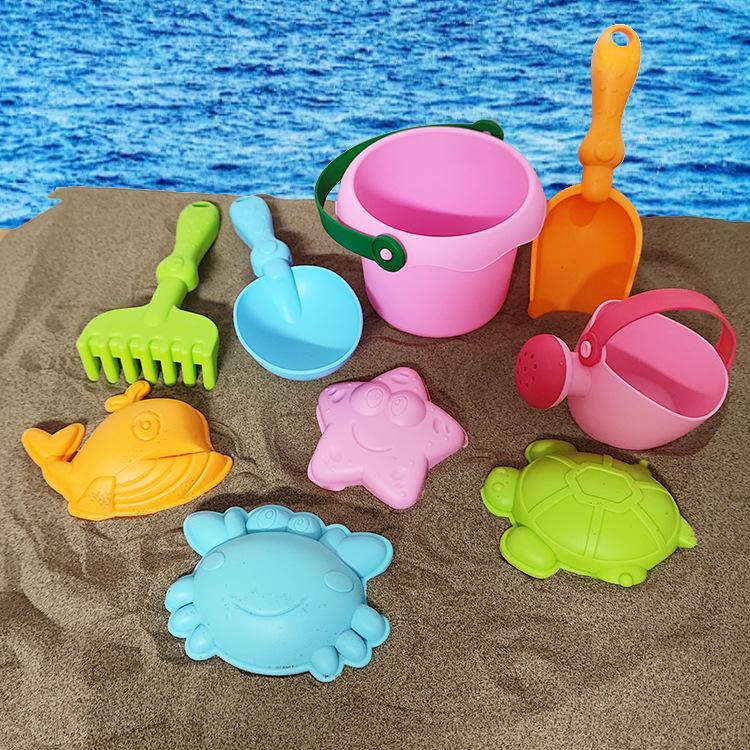 Kids' Sand and Snow Play Set: Shovel, Digging Tools and Beach Toys