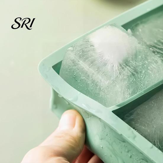 Durable Silicone Ice Mold Cube Tray with Lid 4/6/8 Cavities Easy Release Drinks Summer Refrigerator Cocktail Whiskey Maker Press Kitchen Supplies