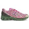 נעלי ספורט לגברים Jack Harlow x New Balance 1906R Rose Runner בצבע ורוד-ירוק-סגול-מטאלי M1906RJH