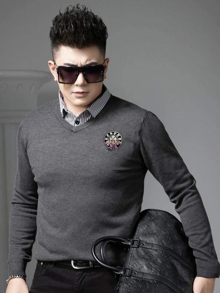 

European Station 2025 New Style Men s Faux Two-Piece Sweater for Autumn and Winter, High-End Gold-Stamped Pullover Long-Sleeve V-Neck Knitwear M