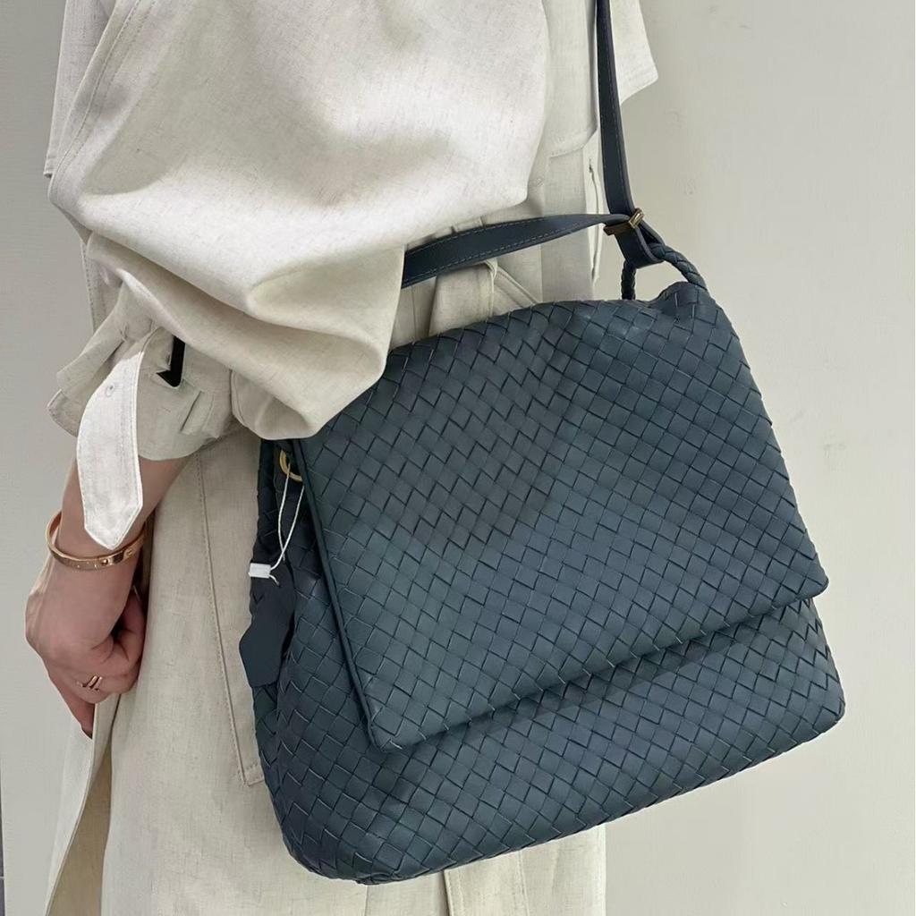 Simple and versatile light luxury flap bags, a variety of leather women's bags, hand-woven bags, high-end sheepskin shoulder bags
