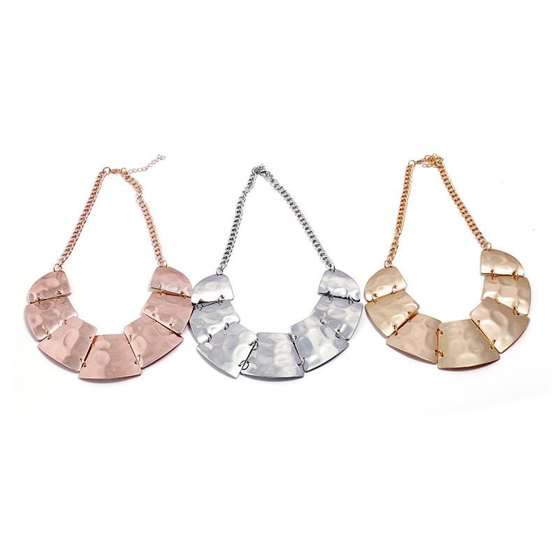 Euro Style Metal Necklace With Electroplated Surface For Stylish