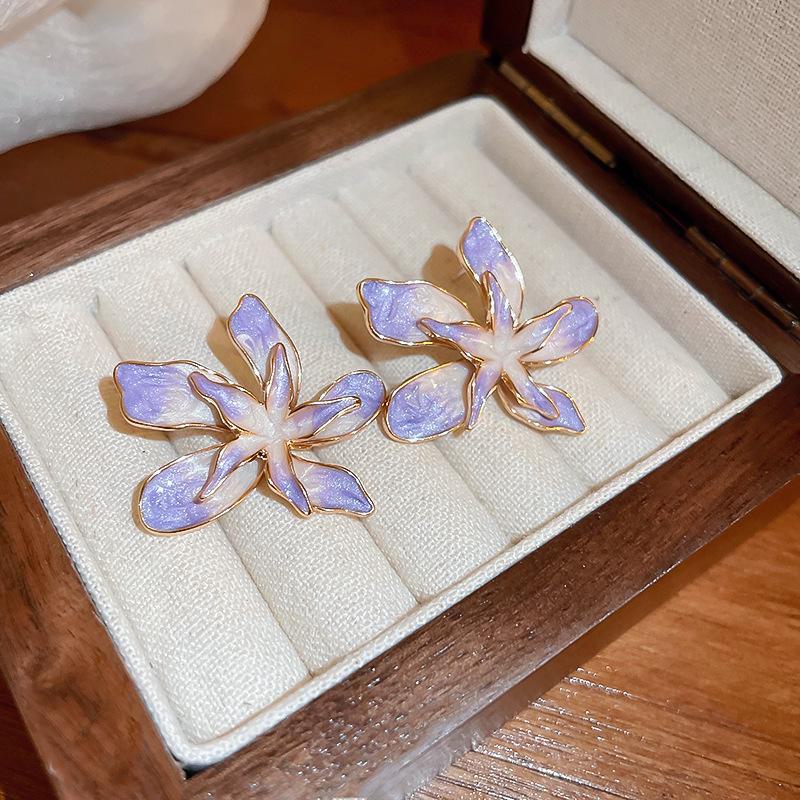 Silver Needle Fashion: 2024 Simple Luxury Purple Earrings from Korea