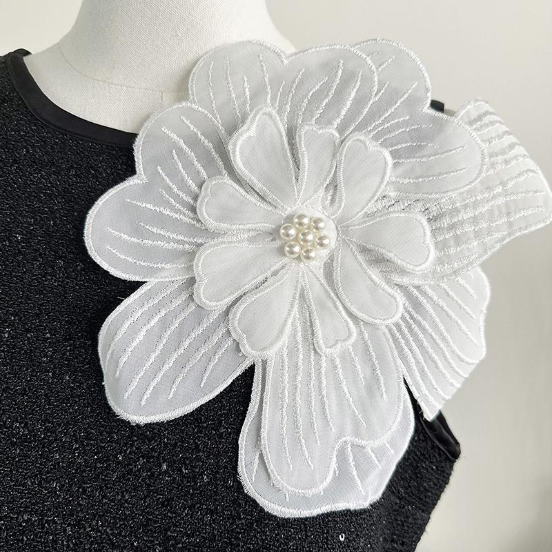 Meerlaagse driedimensionale geborduurde bloem met kralen en kralen, corsage, bloembroche voor dames, speldjes met kantbloem