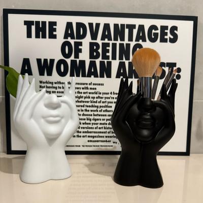 Pen Holder Large Capacity Desktop Organizer for Pens Makeup Brushes Key Hook Creative Human Body Art Styling Storage Box