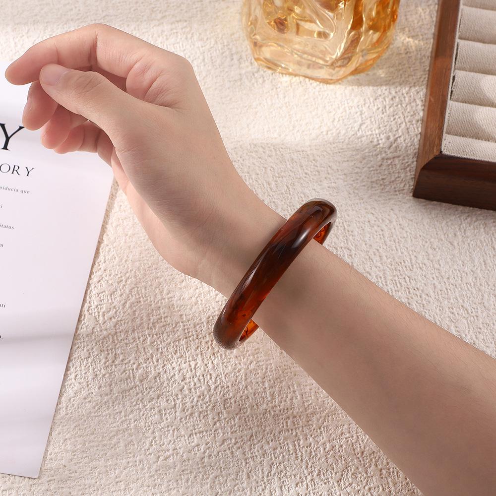 European & American Geometric Ombre Coffee Resin Bangle Bracelet - Unique Design Jewelry