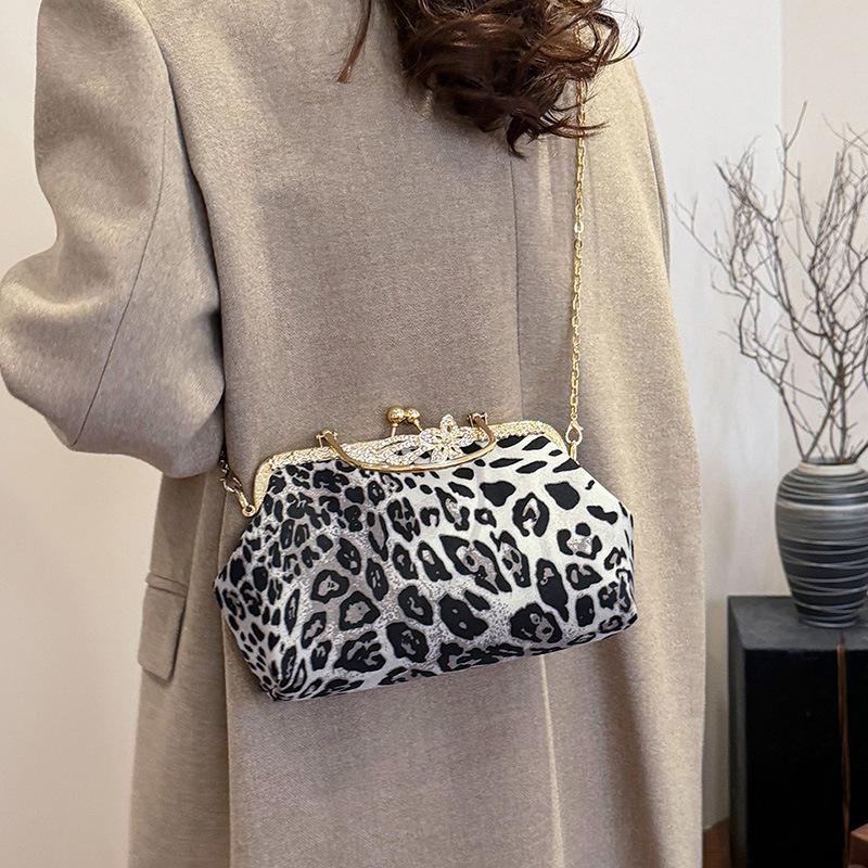 Casual women's bag 24 autumn and winter new women's chain bag personalized contrasting color leopard print handbag shoulder messenger bag