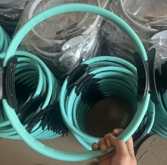 Magischer Pilates Yoga Ring Widerstandsband für Indoor-Übungen und Rückenunterstützung