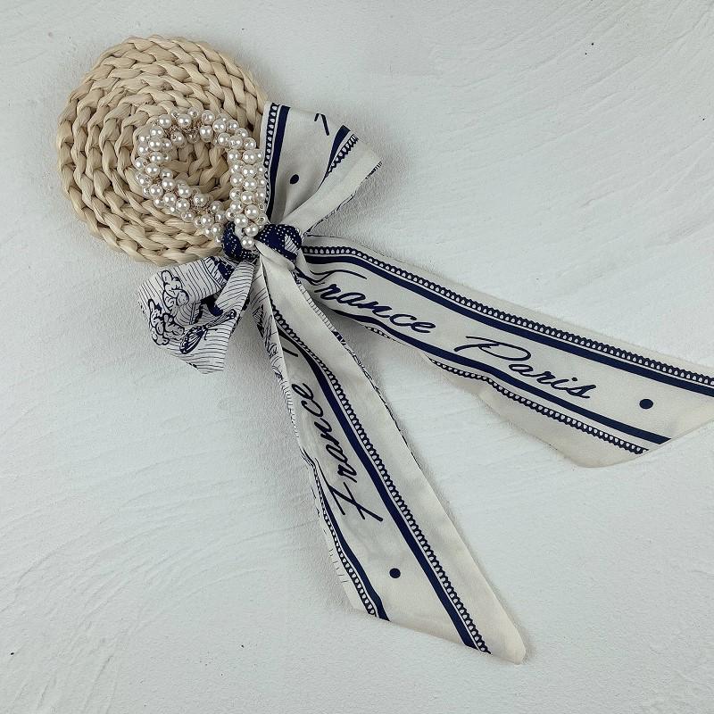 Panglică cu perle pentru păr – accesoriu elegant și elastic