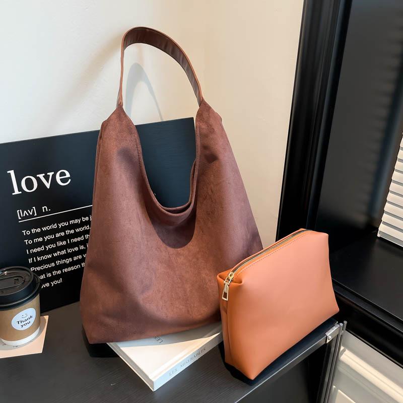 Single Shoulder Child and Mother Bag Large Capacity Commuter Tote Bag New Retro Fashion Soft Leather Messenger Bag