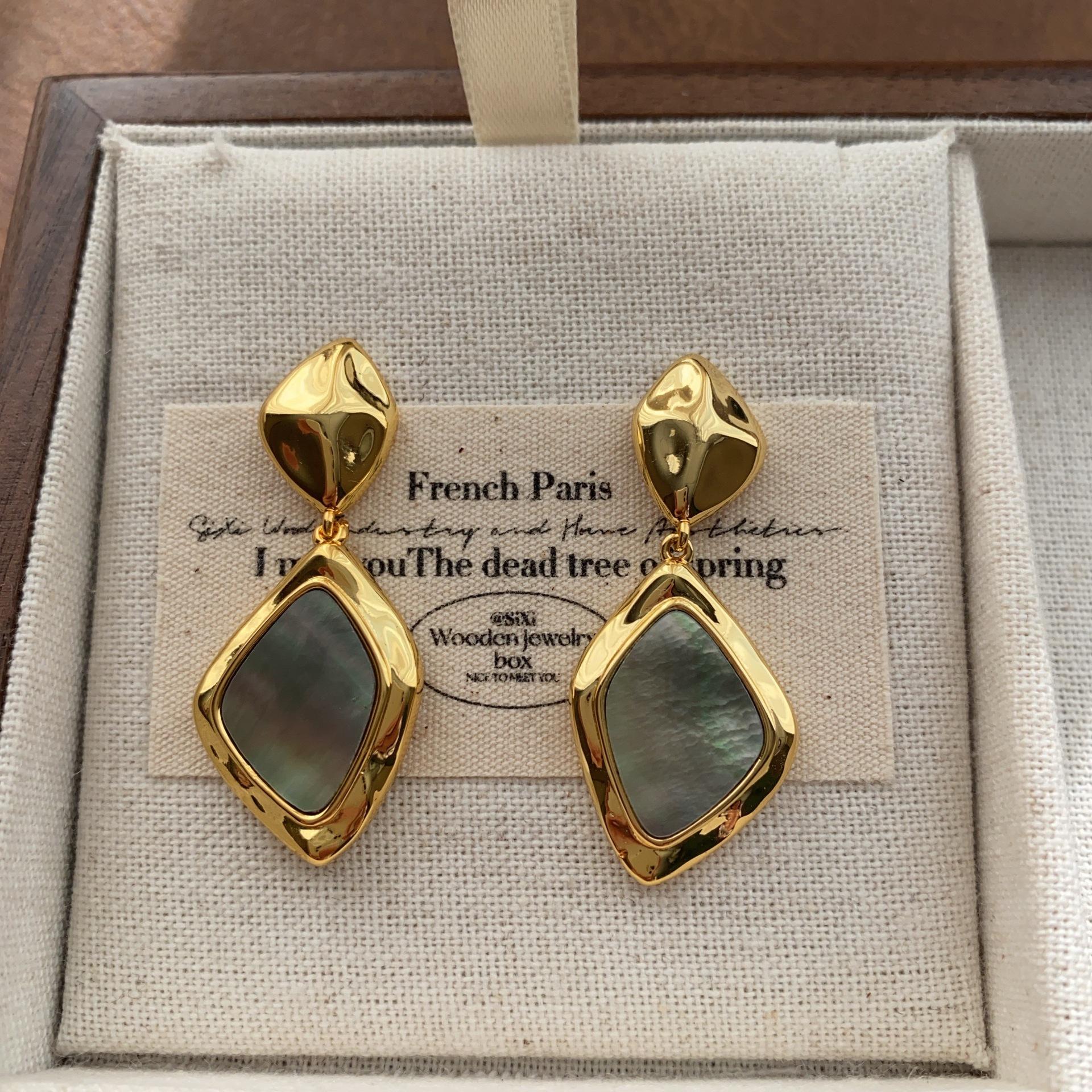 

Rhombus natural shell earrings earrings retro elegant exquisite romantic design earrings